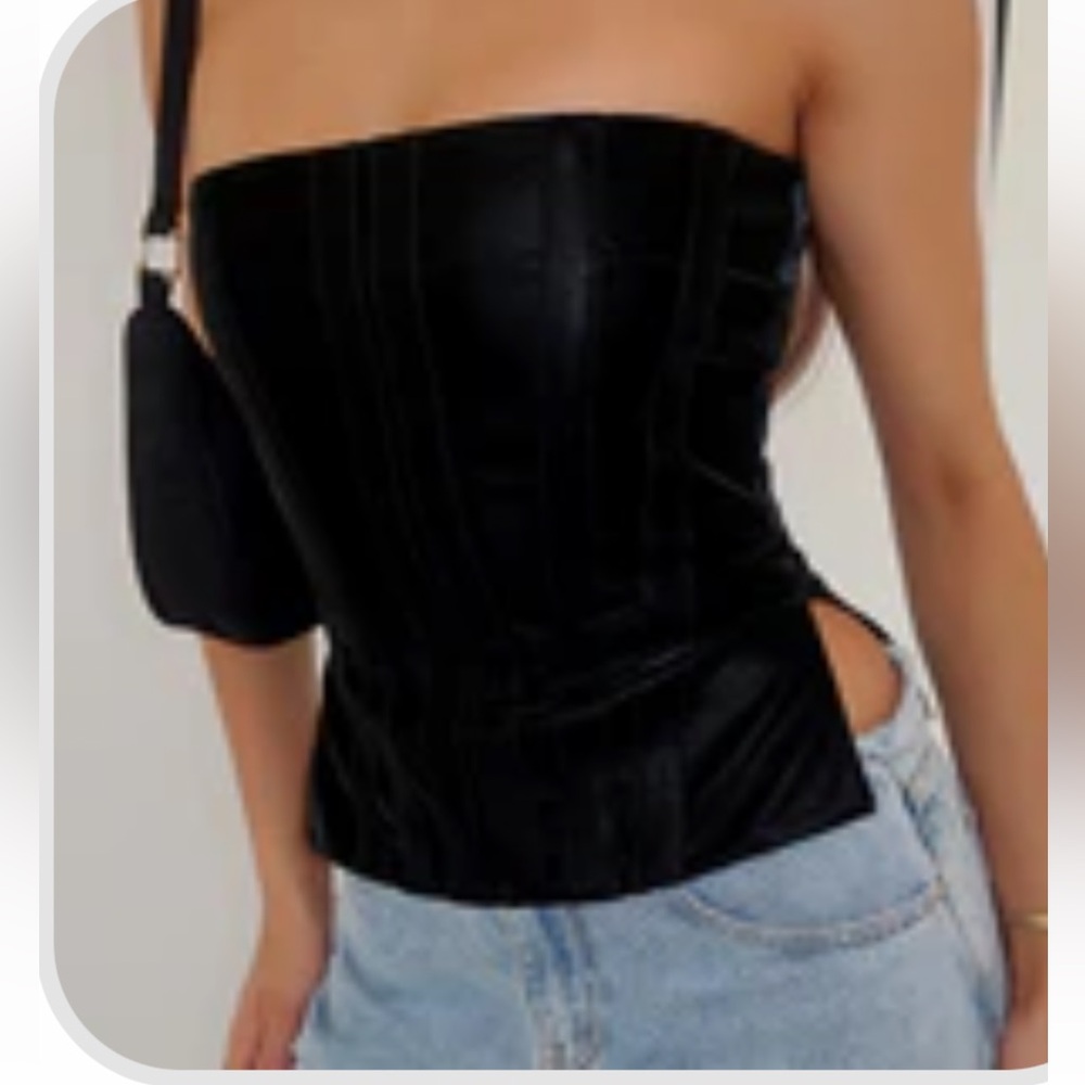 White Fox Boutique Black Crop Top